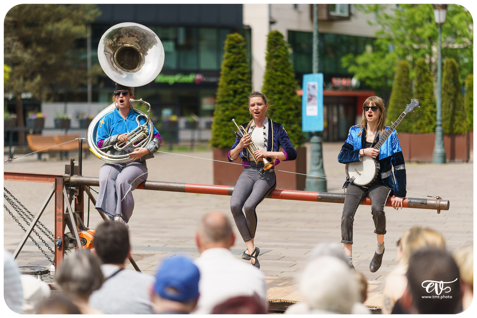 SUR MESURE (CIE BARRIÈRE)